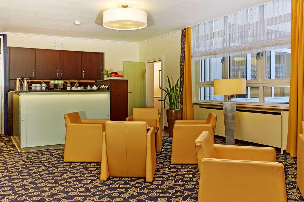 Hotel H+