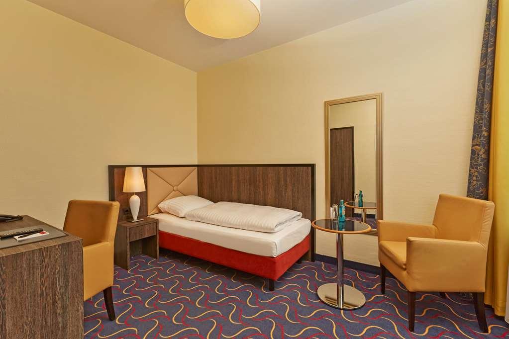 Hotel H+ 4*