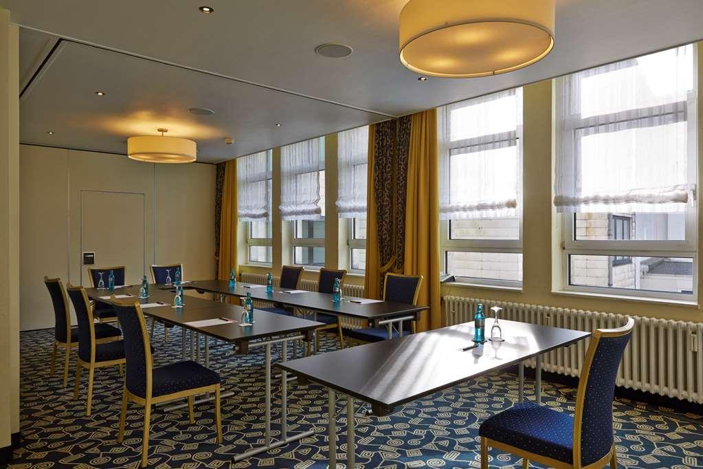 H+ Hotel 4*