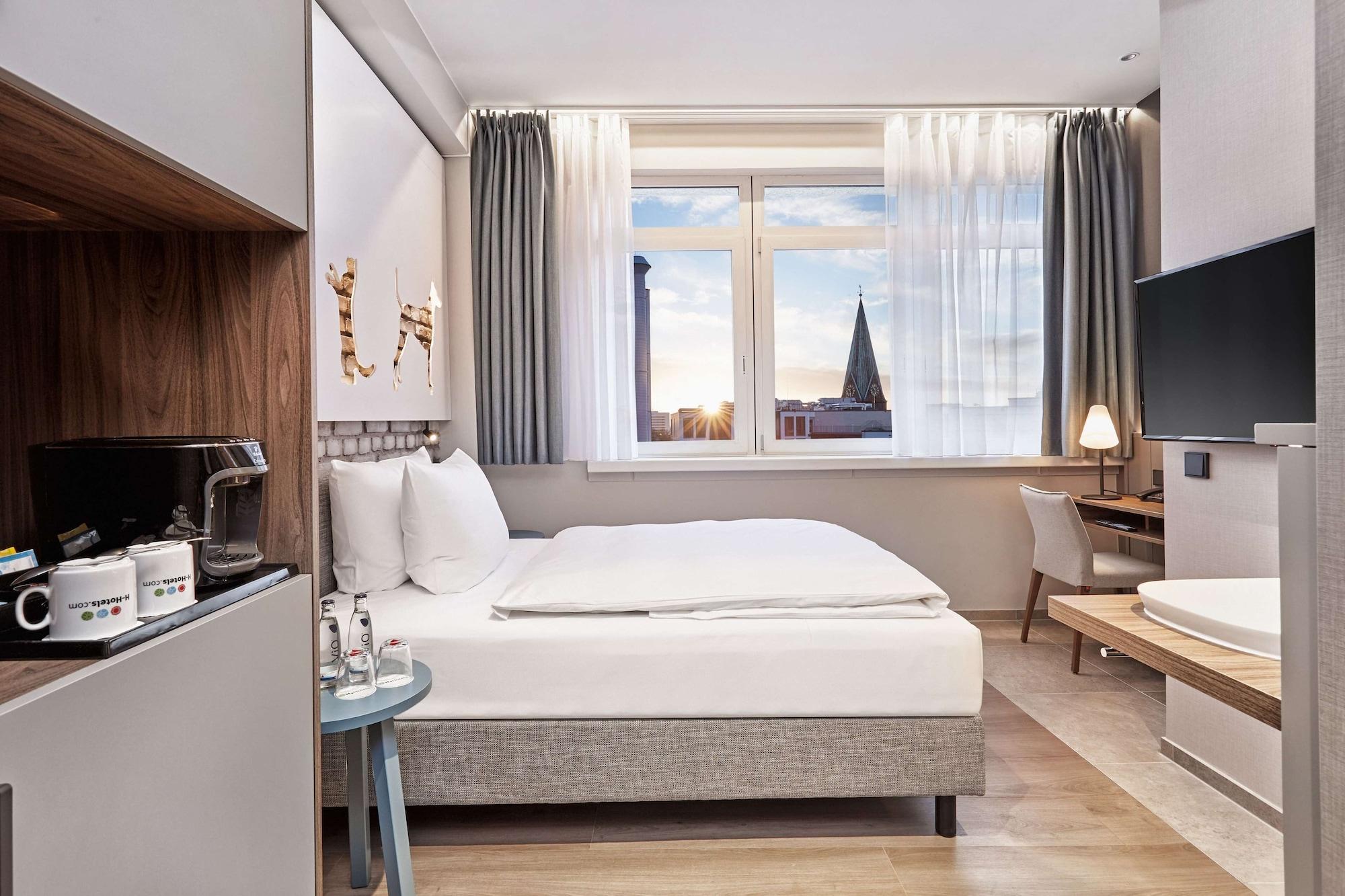 H+ Hotel 4*