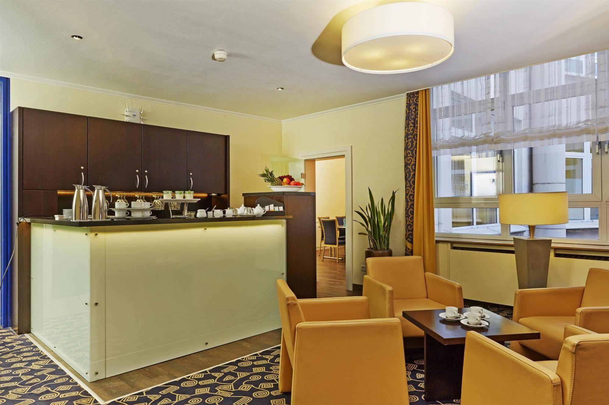 H+ Hotel 4*
